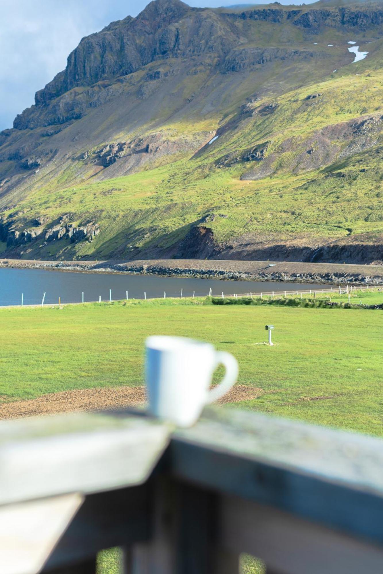 Urdartindur Guesthouse And Cottages Northurfjorthur ภายนอก รูปภาพ