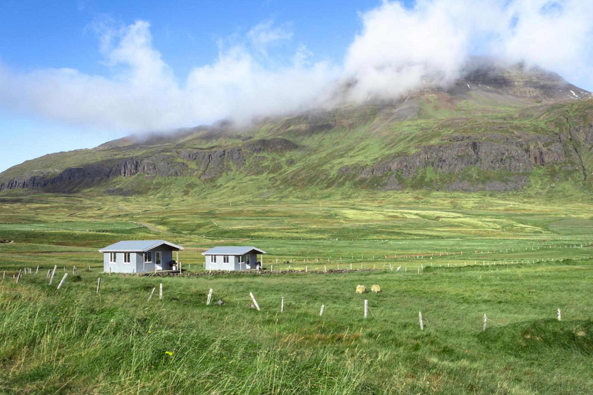Urdartindur Guesthouse And Cottages Northurfjorthur ภายนอก รูปภาพ