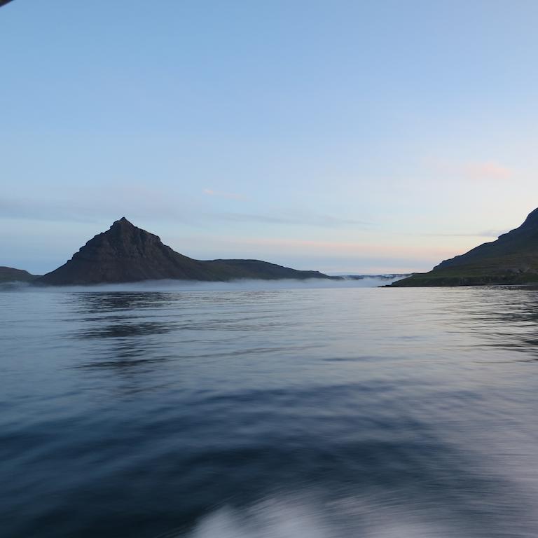 Urdartindur Guesthouse And Cottages Northurfjorthur ภายนอก รูปภาพ