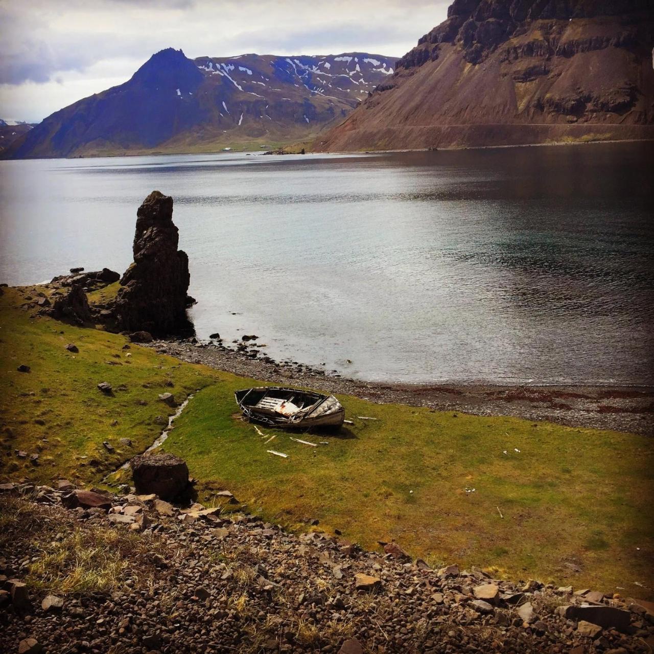 Urdartindur Guesthouse And Cottages Northurfjorthur ภายนอก รูปภาพ